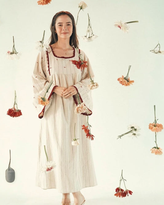 Vestido romántico largo Beige Zara Talla S